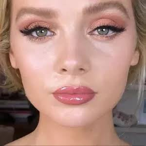 Charlotte Tilbury Collagen Lip Bath Gloss shade Rosy Glow — Full Size